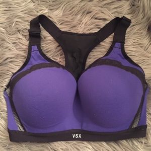 Victoria’s Secret Sports Bra 32DDD